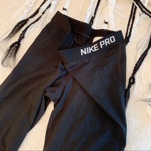 *4 for $20* Nike- pro leggings